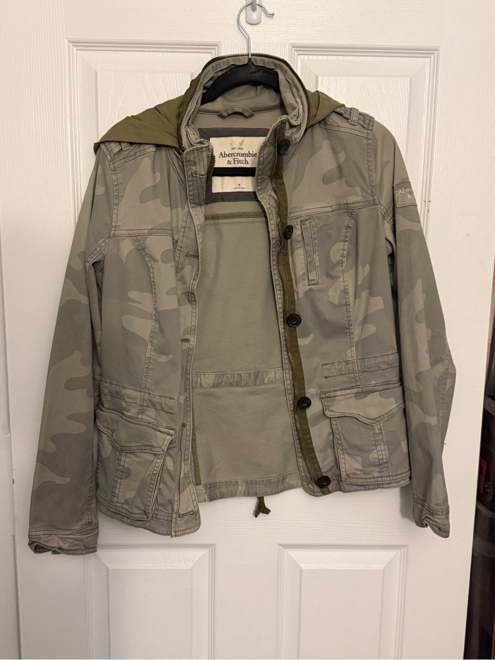 Abercrombie & Fitch camo jacket size M
